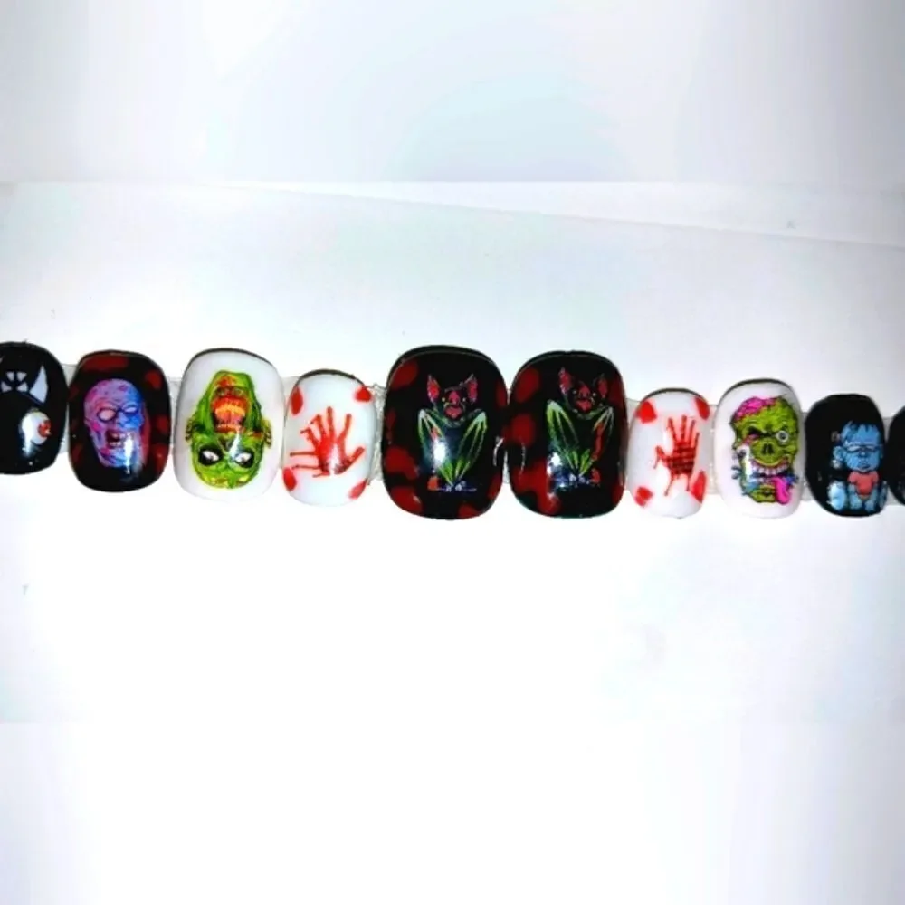 Hand crafted custom 10pc press on nails